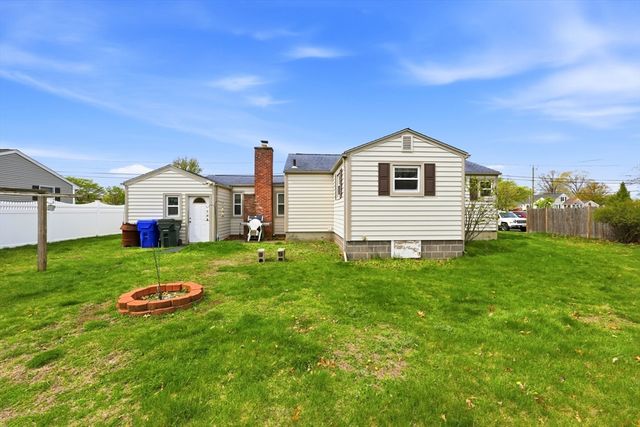 11 Judith St, Springfield, MA 01118