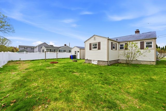 11 Judith St, Springfield, MA 01118