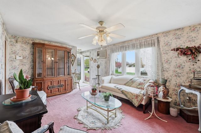 11 Judith St, Springfield, MA 01118