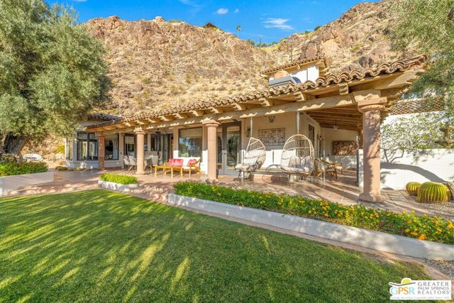 2300 S Bisnaga Avenue, Palm Springs, CA 92264
