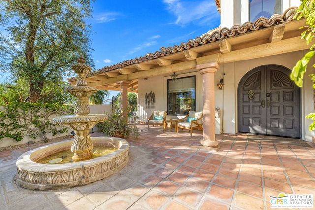 2300 S Bisnaga Avenue, Palm Springs, CA 92264