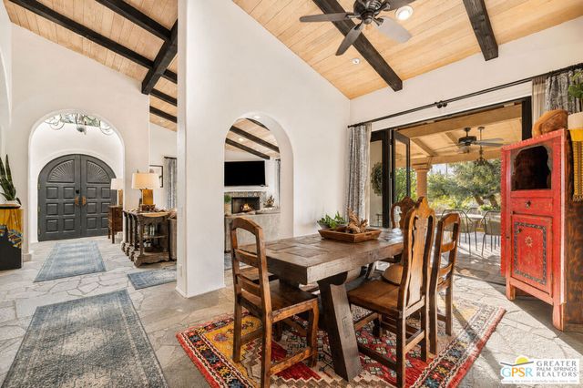 2300 S Bisnaga Avenue, Palm Springs, CA 92264