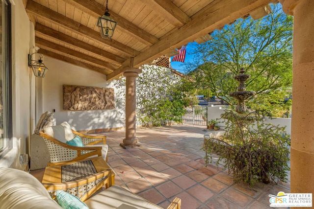2300 S Bisnaga Avenue, Palm Springs, CA 92264