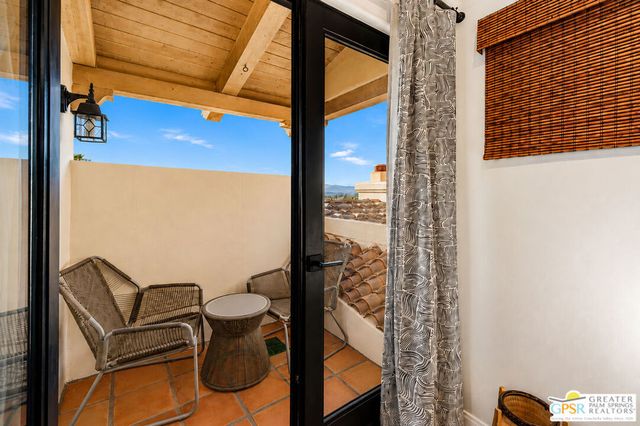 2300 S Bisnaga Avenue, Palm Springs, CA 92264