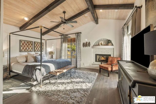 2300 S Bisnaga Avenue, Palm Springs, CA 92264