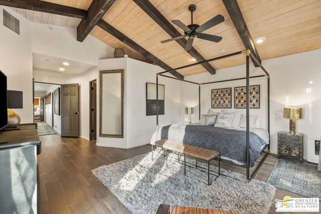 2300 S Bisnaga Avenue, Palm Springs, CA 92264