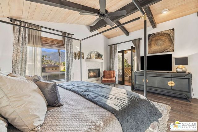 2300 S Bisnaga Avenue, Palm Springs, CA 92264
