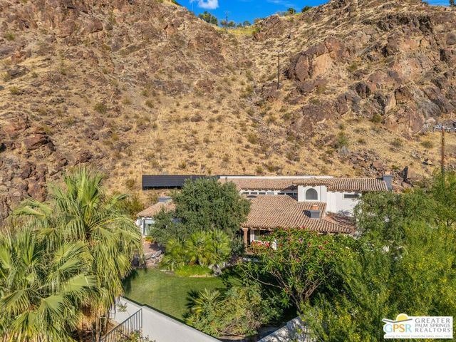 2300 S Bisnaga Avenue, Palm Springs, CA 92264