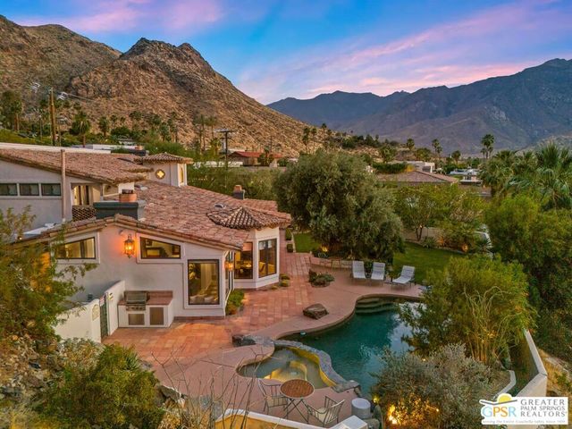2300 S Bisnaga Avenue, Palm Springs, CA 92264