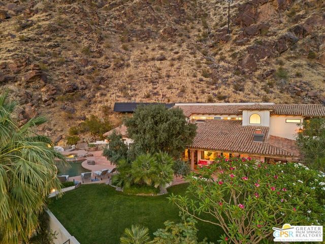 2300 S Bisnaga Avenue, Palm Springs, CA 92264