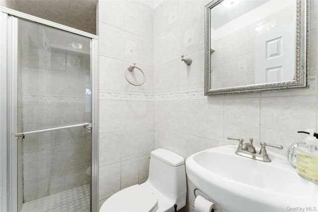 69-62 199th Street, Fresh Meadows, NY 11365