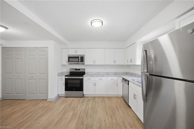 1006 Bowe PL, Norfolk, VA 23504