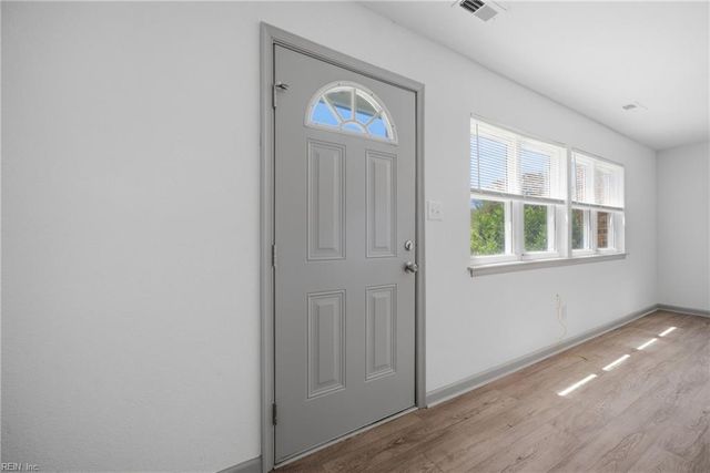 1006 Bowe PL, Norfolk, VA 23504