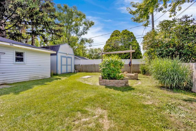 340 S Lodge Lane, Lombard, IL 60148