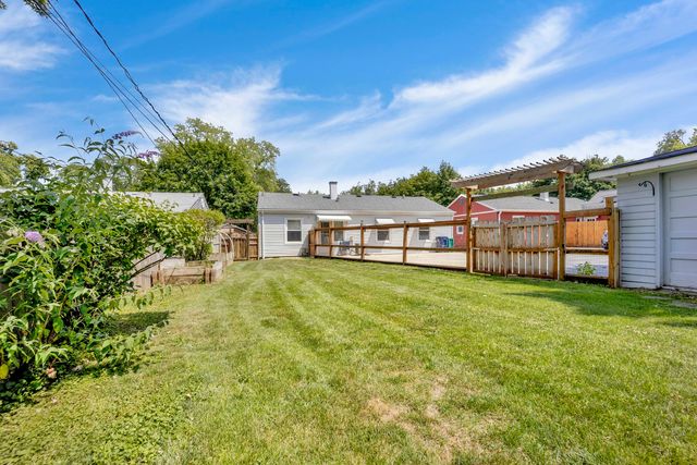 340 S Lodge Lane, Lombard, IL 60148
