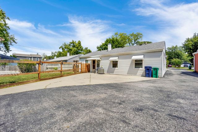 340 S Lodge Lane, Lombard, IL 60148