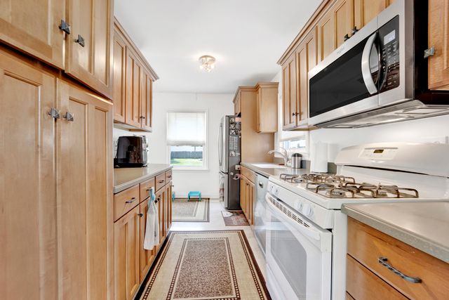 340 S Lodge Lane, Lombard, IL 60148