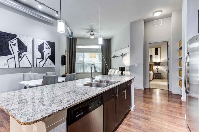 2525 Mccue Road 434, Houston, TX 77056