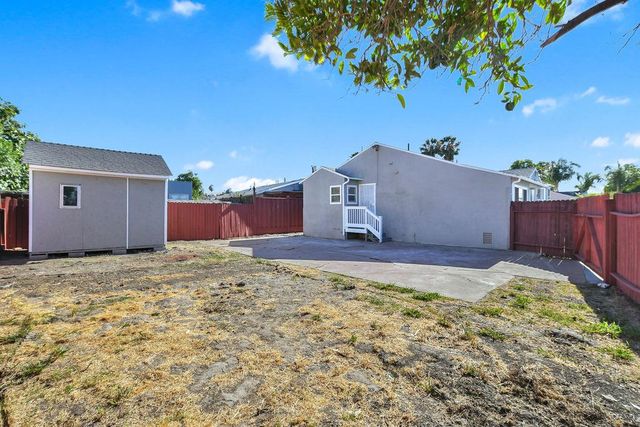 425 W 8th Street, Pittsburg, CA 94565