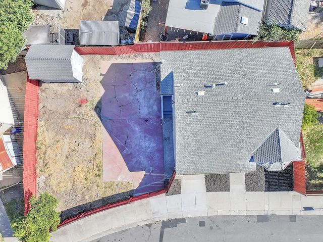 425 W 8th Street, Pittsburg, CA 94565