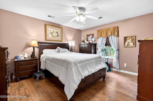 1305 Williamsburg Dr, Elizabethtown, KY 42701