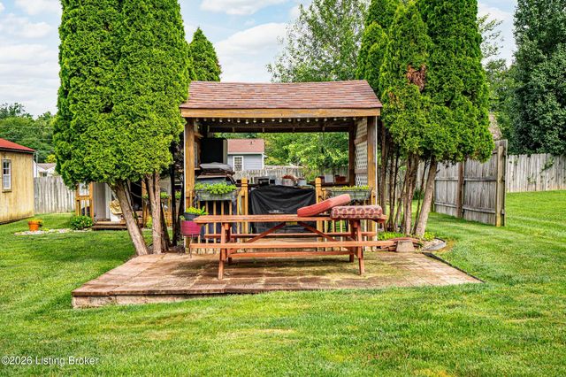 1305 Williamsburg Dr, Elizabethtown, KY 42701