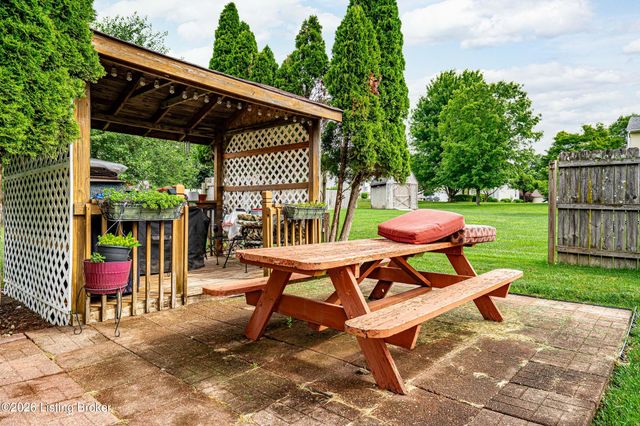 1305 Williamsburg Dr, Elizabethtown, KY 42701