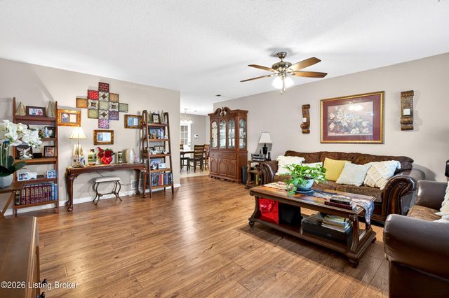 1305 Williamsburg Dr, Elizabethtown, KY 42701