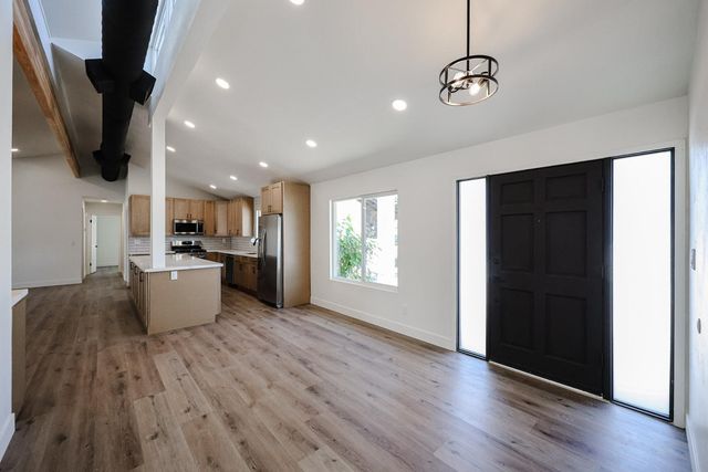3001 W Mercer Lane, Phoenix, AZ 85029
