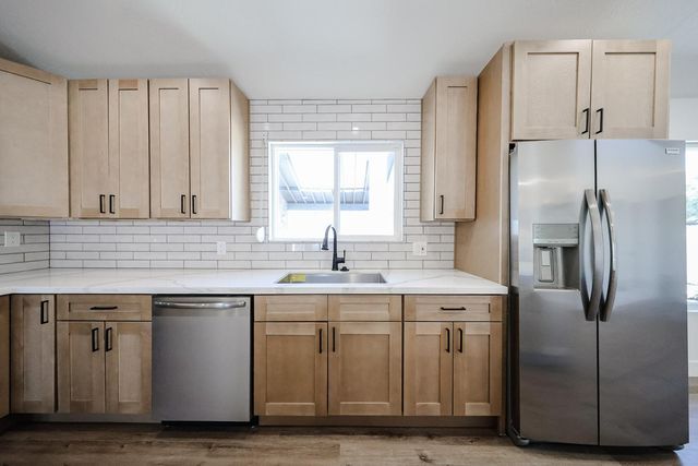 3001 W Mercer Lane, Phoenix, AZ 85029