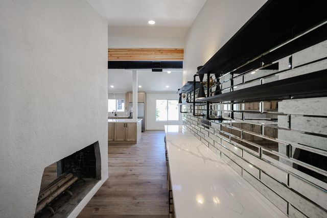 3001 W Mercer Lane, Phoenix, AZ 85029