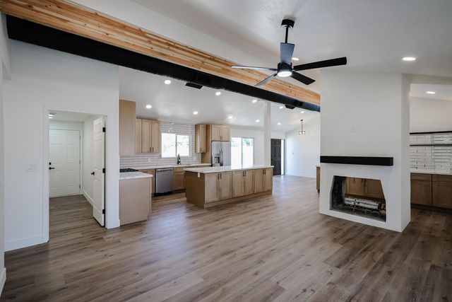 3001 W Mercer Lane, Phoenix, AZ 85029