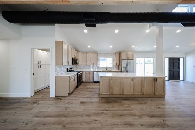 3001 W Mercer Lane, Phoenix, AZ 85029