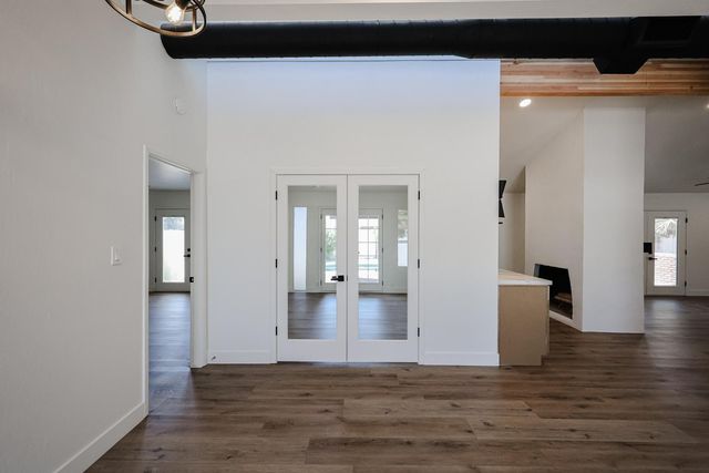 3001 W Mercer Lane, Phoenix, AZ 85029
