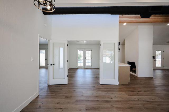 3001 W Mercer Lane, Phoenix, AZ 85029