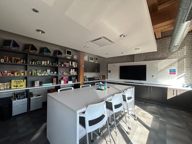 700 N Sacramento Boulevard 251, Chicago, IL 60612