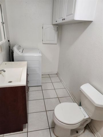 1205 Elm Street, Alvin, TX 77511