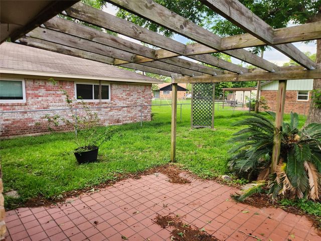 1205 Elm Street, Alvin, TX 77511