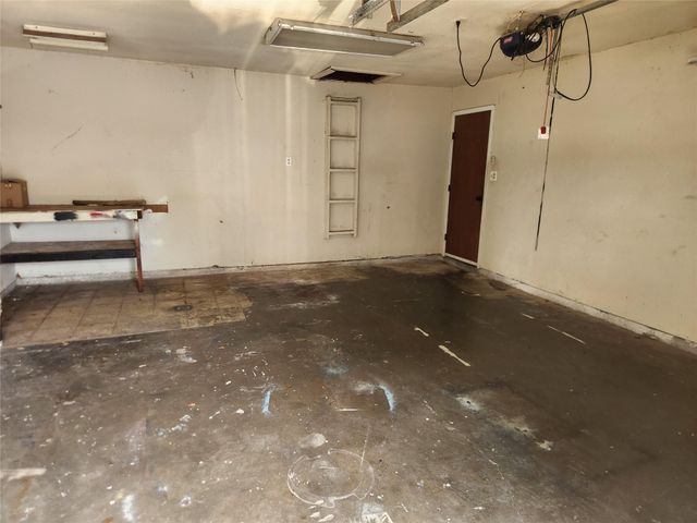 1205 Elm Street, Alvin, TX 77511