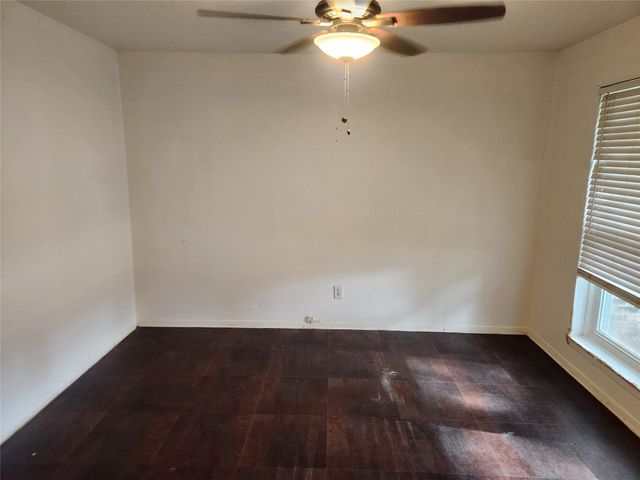 1205 Elm Street, Alvin, TX 77511