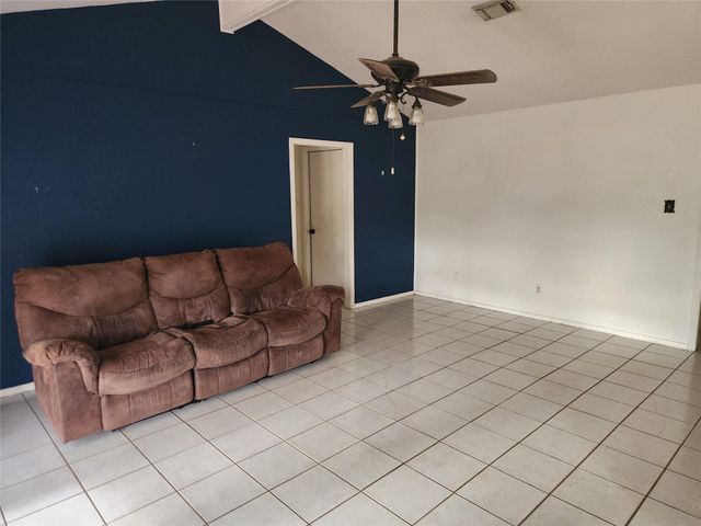 1205 Elm Street, Alvin, TX 77511