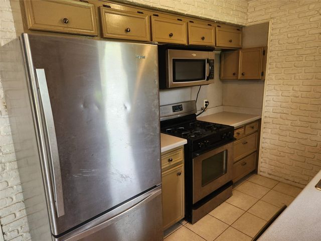 1205 Elm Street, Alvin, TX 77511