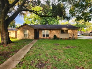 1205 Elm Street, Alvin, TX 77511