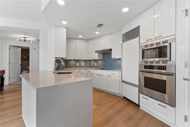 700 Park Regency NE Place 1503, Atlanta, GA 30326