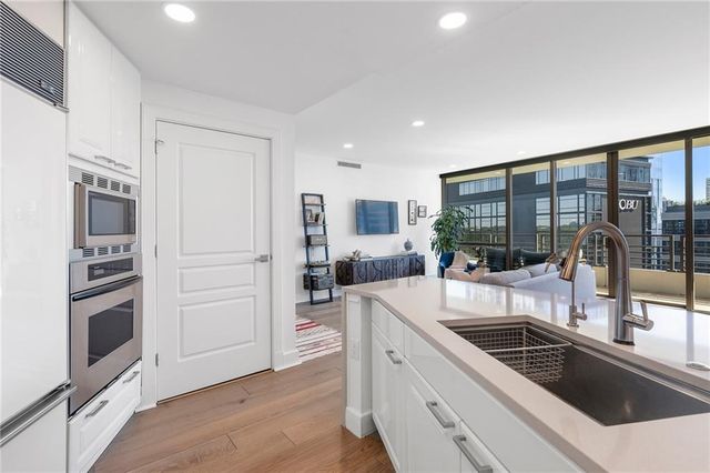 700 Park Regency NE Place 1503, Atlanta, GA 30326