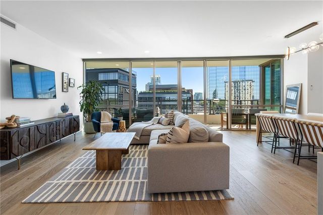 700 Park Regency NE Place 1503, Atlanta, GA 30326