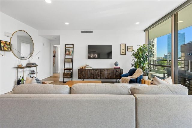 700 Park Regency NE Place 1503, Atlanta, GA 30326