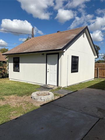 834 Grand Oaks Drive, Houston, TX 77015