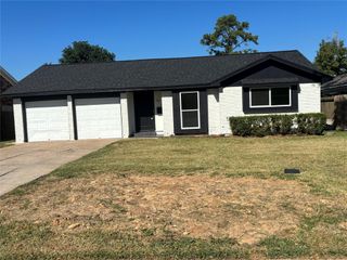 834 Grand Oaks Drive, Houston, TX 77015