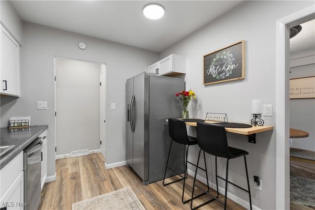 6 5th Street NE, Barberton, OH 44203